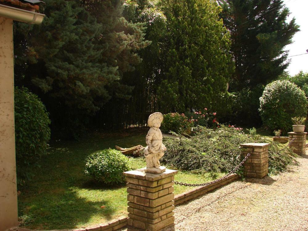 Villa Dufresne Beynost Bagian luar foto